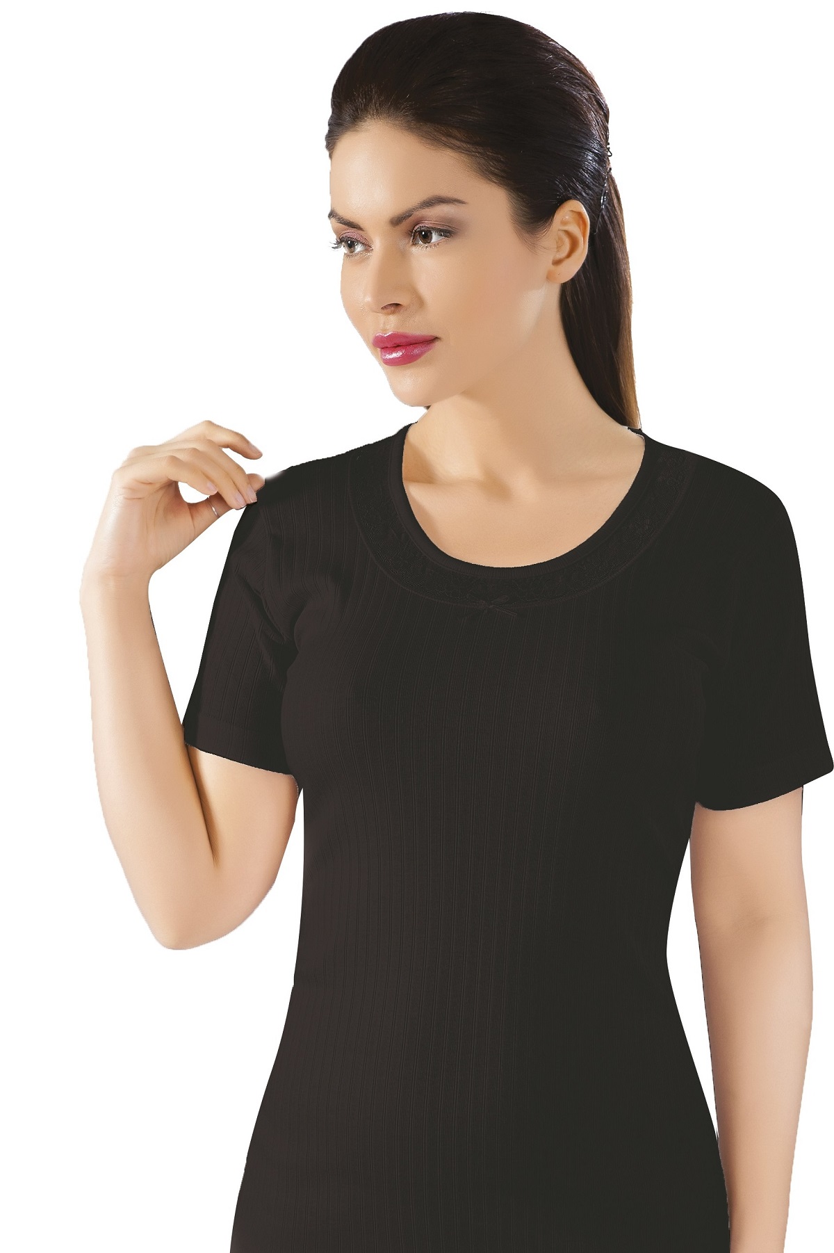 Lux Drm، قطن 100%، نسيج مضلّع (Rib Weave)، كمّ نصف (نصف كم)، ياقة مزينة بالدانتيل، تيشيرت نسائي، 066 أسود